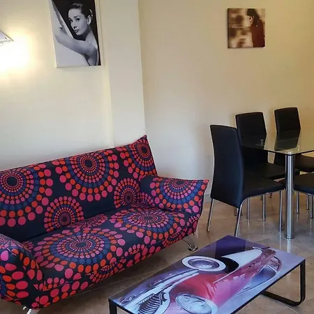 Fabuloso Apartamento Familiar Con Piscina En
