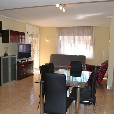 Fabuloso Apartamento Familiar Con Piscina En *